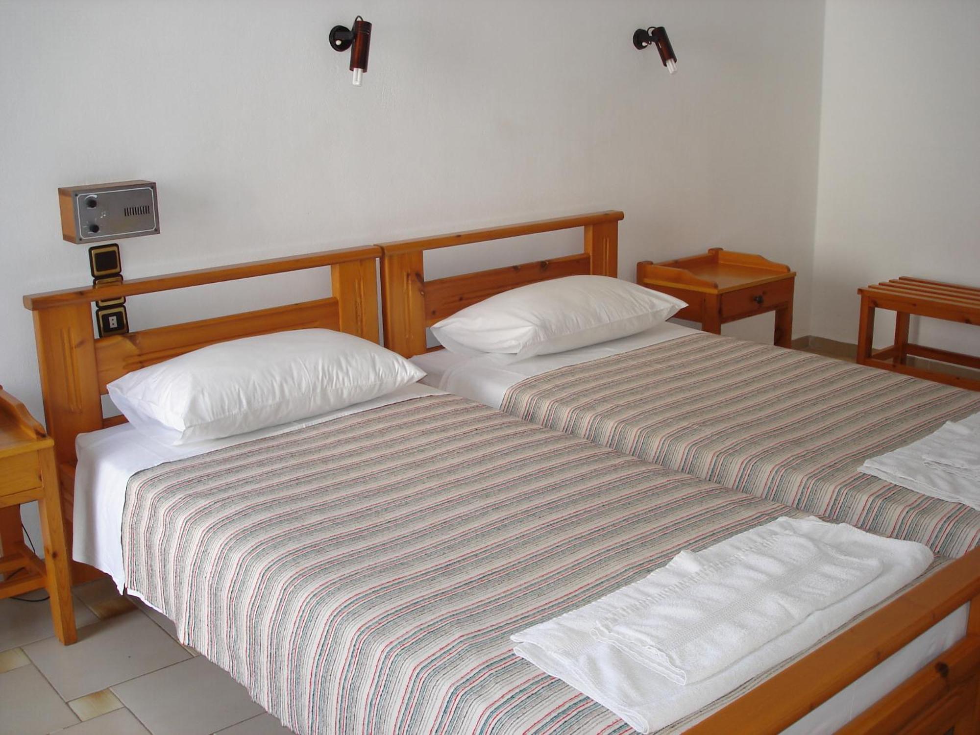 Popi Hotel Apartments Agia Marina  Exterior photo
