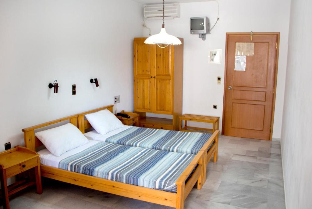 Popi Hotel Apartments Agia Marina  Exterior photo